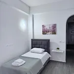 Sevilia Apartman Qeparo