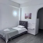 Lejlighed Sevilia Qeparo