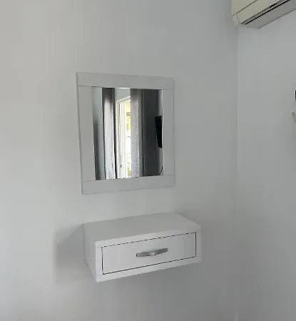 Sevilia Apartment Qeparo