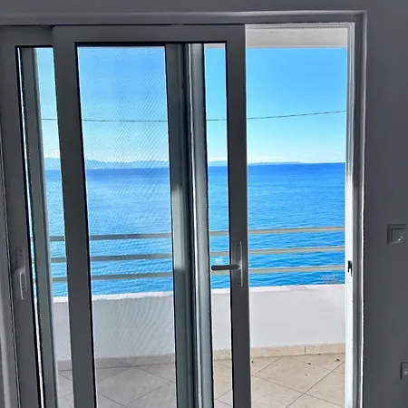 Apartment Sevilia Qeparo