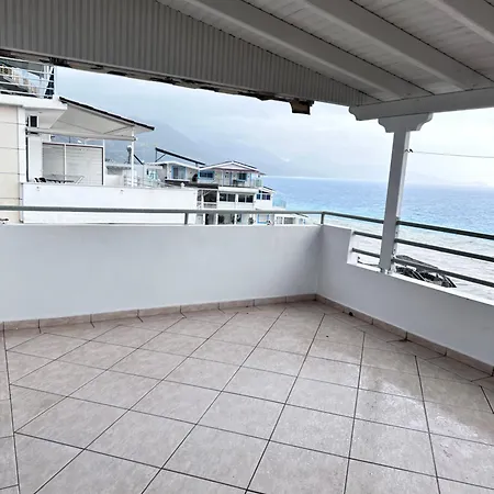 Apartment Sevilia Qeparo