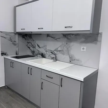 Sevilia Apartment Qeparo