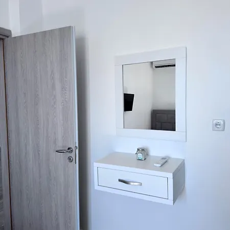 Apartment Sevilia Qeparo