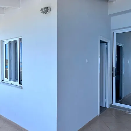 Apartment Sevilia Qeparo